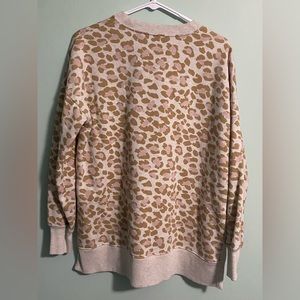 Aerie Cheetah Print Pullover Crew Neck Oversized Side Slit Sweatshirt Size Small